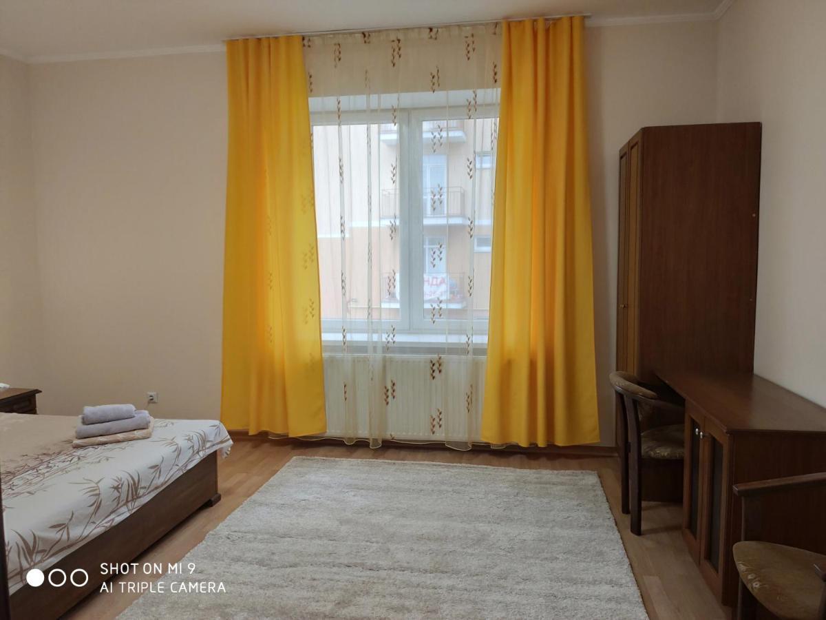 Apartments "Domovik" Івана Парканія 2А Кв 19 Moekatsjeve Buitenkant foto