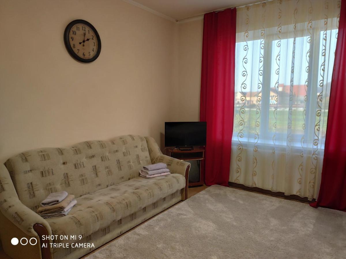 Apartments "Domovik" Івана Парканія 2А Кв 19 Moekatsjeve Buitenkant foto